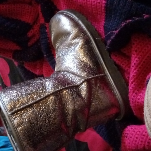 Authentic UGG boots - Picture 2 of 4